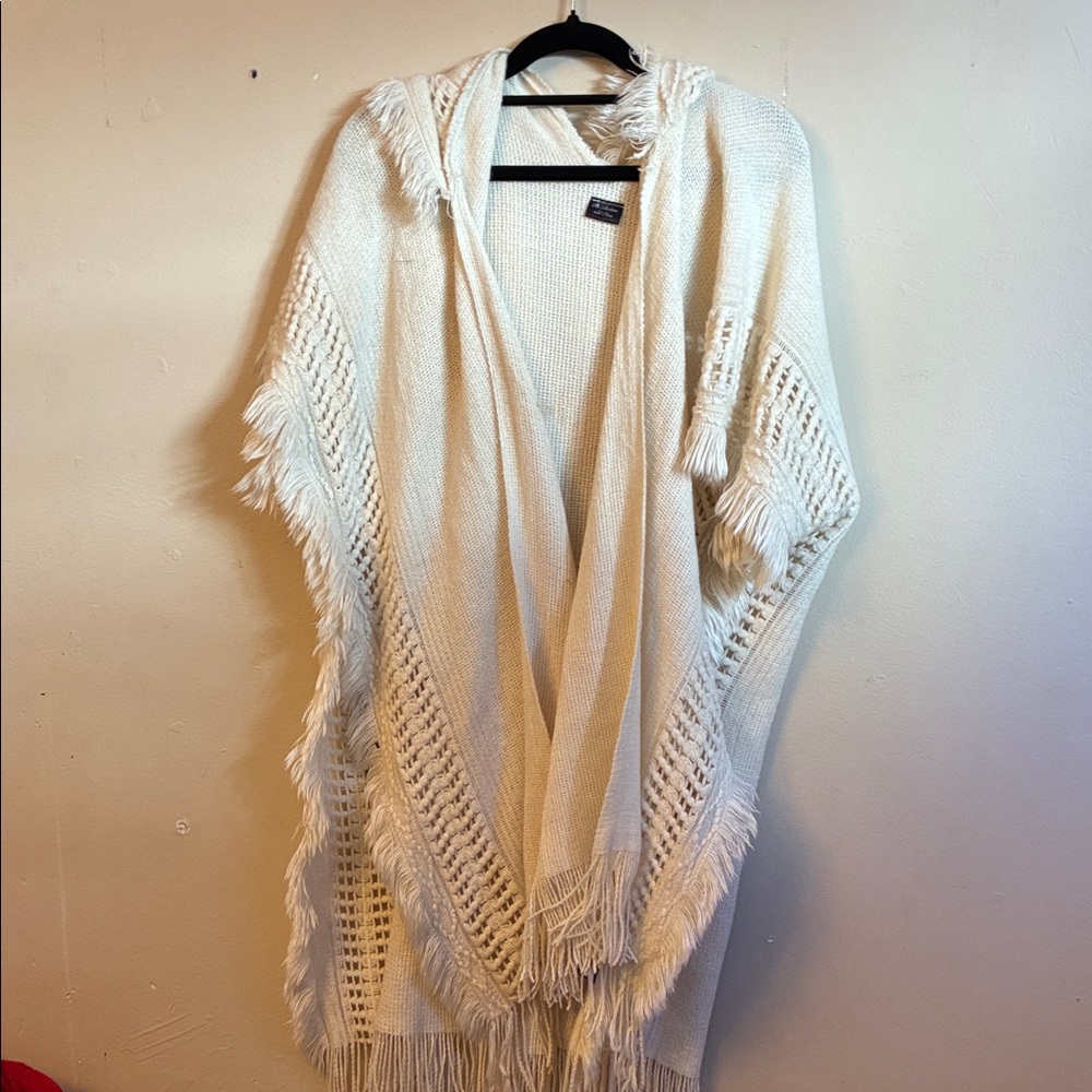 Chic Cream Fringed Women's Poncho